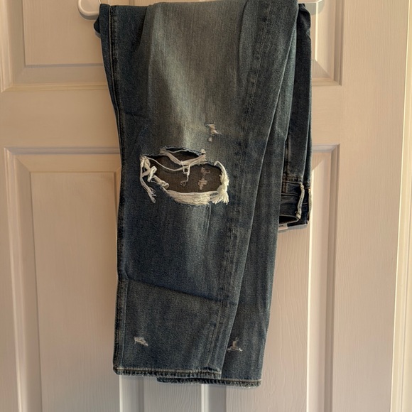 American Eagle Outfitters High Rise Mom Blue Jeans - Picture 3 of 6